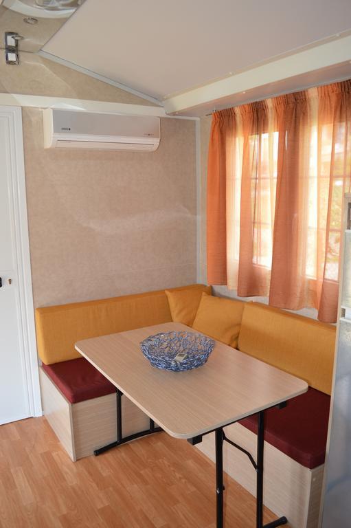 Camping Royal Pettenasco Δωμάτιο φωτογραφία